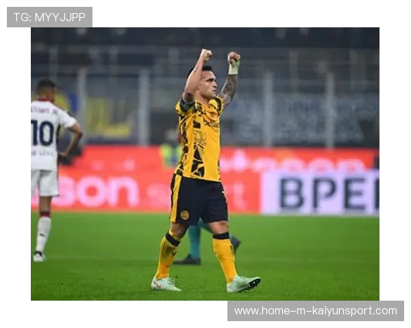 劳塔罗禁区内力压后卫头球破网